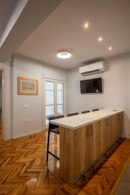 Karolou Ntil- Ground Floor Suite Thessaloníki Eksteriør billede