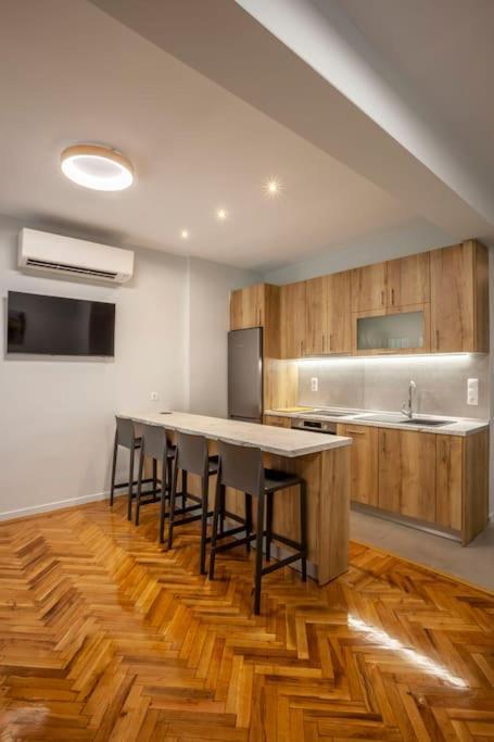 Karolou Ntil- Ground Floor Suite Thessaloníki Eksteriør billede